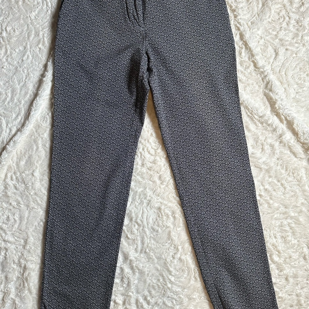 Mario Serrani Italy Black & White Printed Slim Ankle Pants | Size 6 - Picture 5 of 5